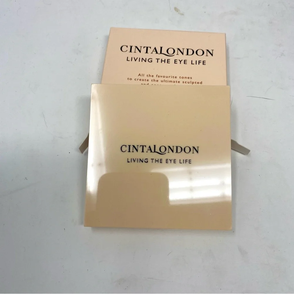 NIB Cinta London Living The Eye Life Sculpted Eye Palette 9 Shades